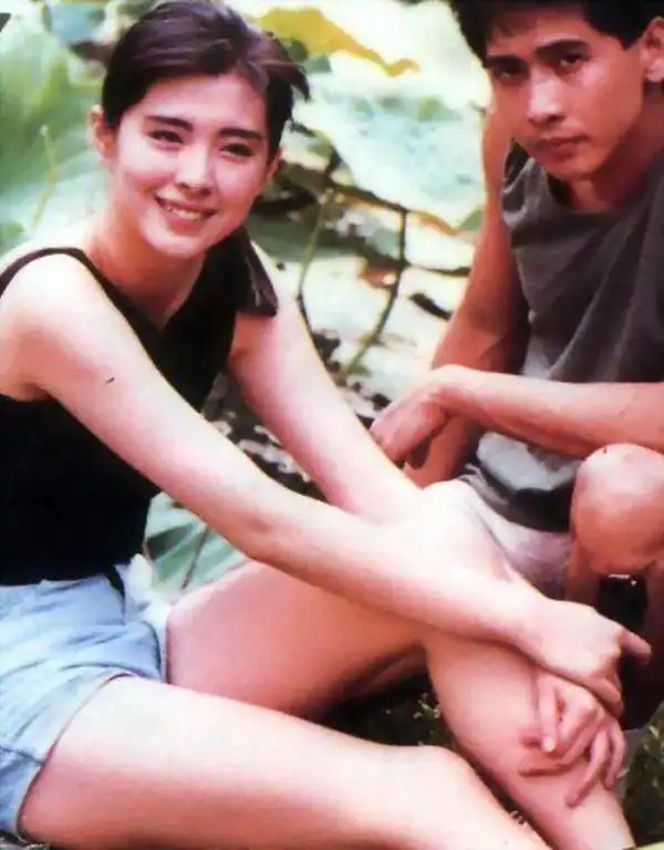 一代女神王祖贤真的整容了?中学打篮球照曝光,美的不可方物!