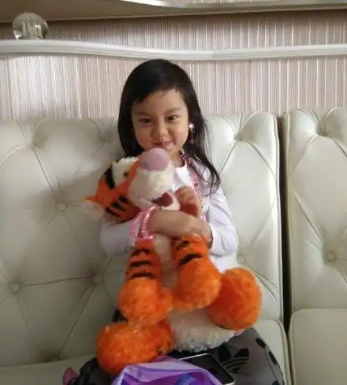 福利李小璐新一波童年照来袭璐迷们请自觉查收