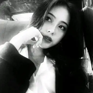 霸气女生黑白头像