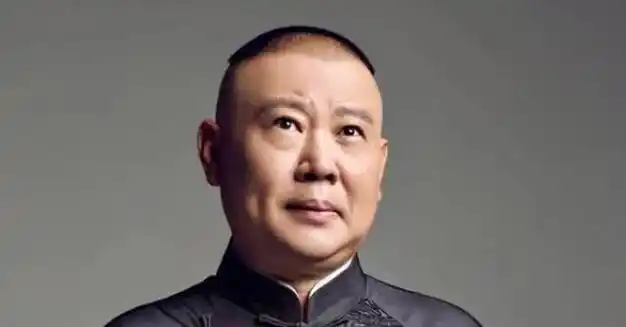 相声界两大巨头,郭德纲和姜昆对立的背后,是年轻时的经历不同