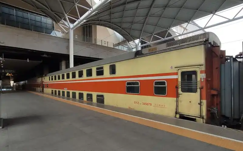 纪念y512橘黄色的双层客车syz25b乘坐行记