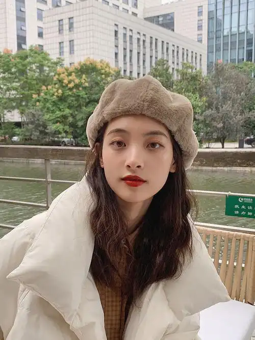 毛绒贝雷帽女秋冬英伦复古日系百搭冬季保暖适合圆脸的帽子韩版潮