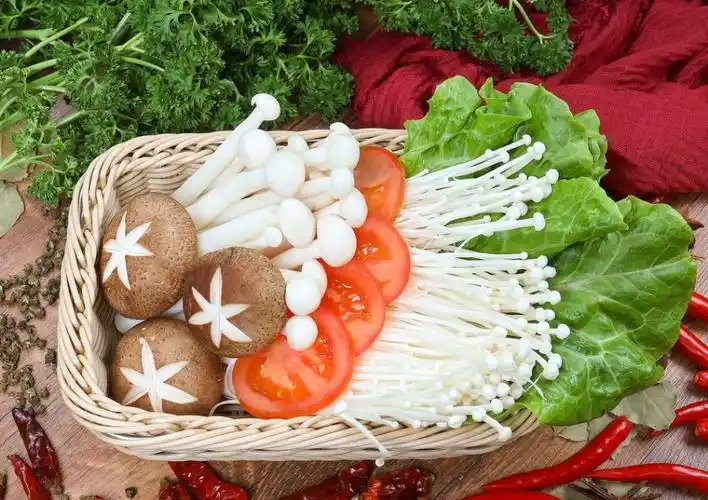 涮!涮!涮起来 欢迎选购各种新鲜火锅蔬菜保定信誉楼蔬菜柜组欢迎您