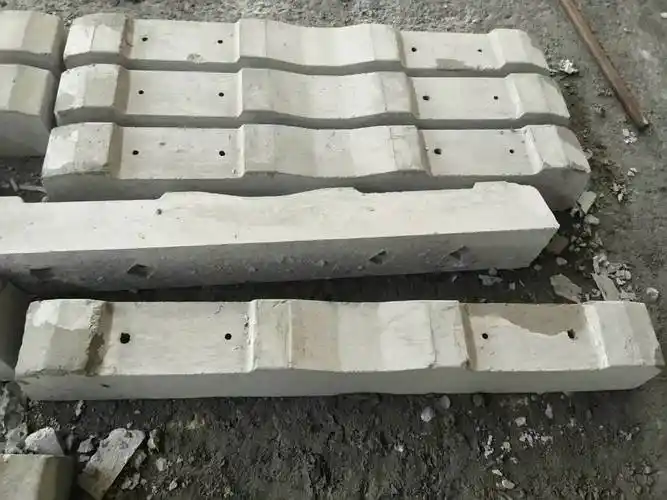 华冶矿用轨枕水泥轨枕防腐木枕铁路轨枕30kg道枕轨枕厂家u型环铁路