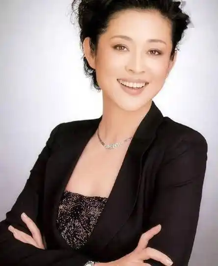 倪萍年轻时的罕见照片,多少人心目中的女神!_婚姻_王文澜_杨亚洲