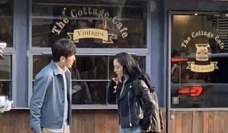 原创密室大逃脱复工第一期杨幂举动引热议要不要这么不避嫌