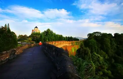 上一页 下一页 作品名称: 长城暮色  作品描述:   拍摄地点: 临海南