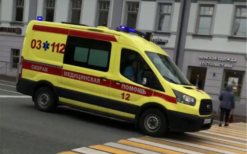 俄罗斯救护车code3紧急出警
