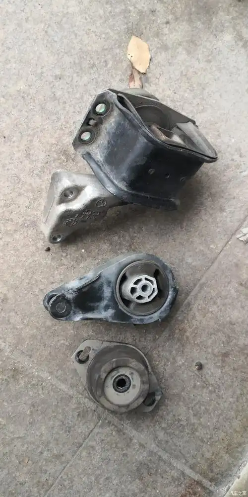 更换发动机机脚垫