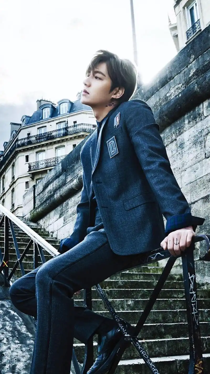 帅气王子李敏镐时尚写真手机壁纸下载