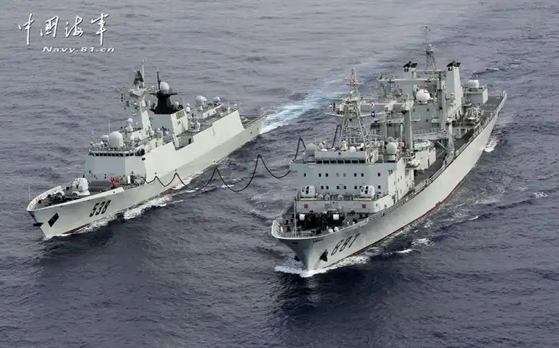 中国海军微山湖号补给舰再创护航保障新记录