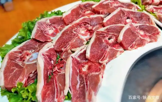 遭遇"拦腰砍"的西安天气,怎能少了一顿美味又放纵的开锅羊肉?