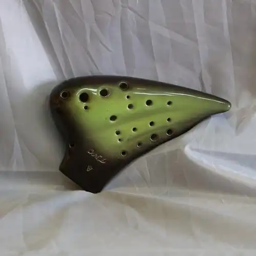 首页 产品介绍 三管陶笛 上釉三管ac陶笛(绿色) 【编  号】 du-005