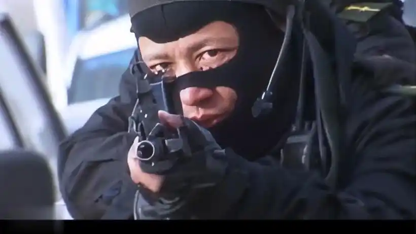 中国特警:一击毙命!狙击手现场实现大翻盘,危险终于解除了