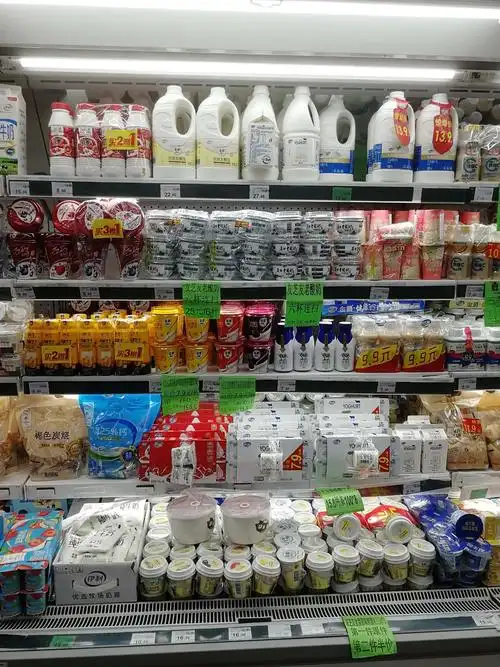 五龙路冷藏食品货架陈列图片