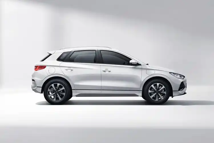 68万,续航405km,比亚迪e2荣耀版上市