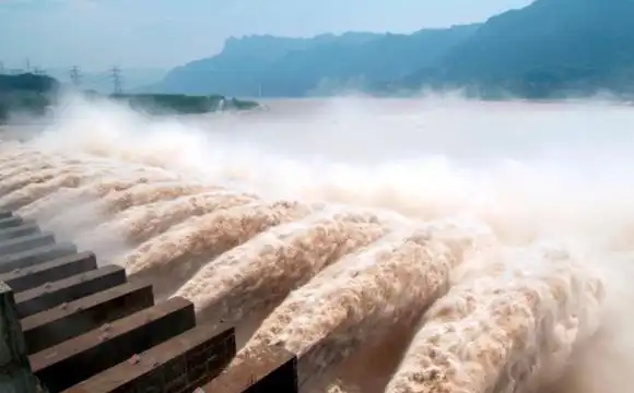 三峡一共多少个泄洪孔