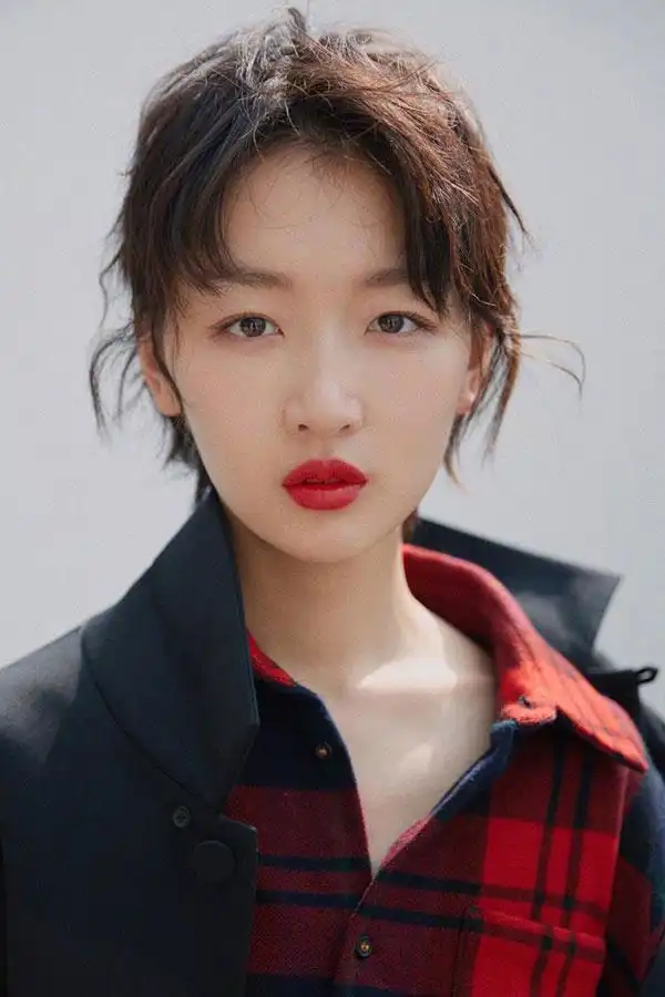 周冬雨:冰清玉洁,有颜有身材,名副其实的短发女神!