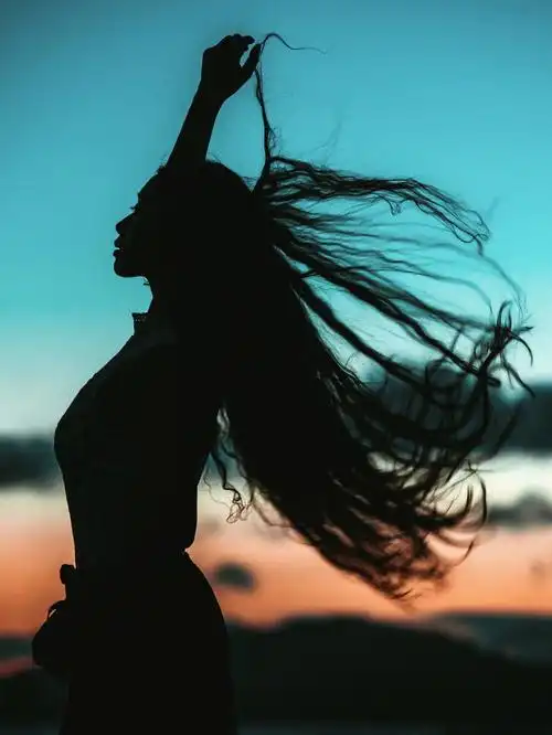 春日漫游计划  #夕阳  #摄影  #人像摄影  #剪影  #薯队长