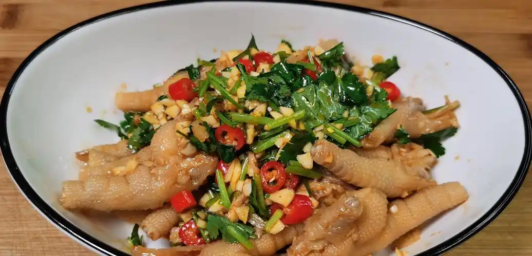 想吃凉拌凤爪不用去外面买,自己做更好吃,q弹有嚼劲,超解馋