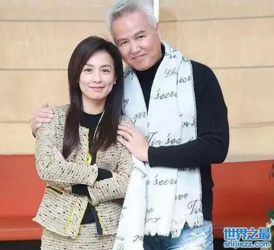 张庭和老公游艇上秀恩爱!窝在怀里一脸娇羞,场面有爱被众人围观 .