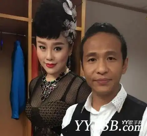 赵本山弟子宋小宝搭档刘丽进驻yy娱乐