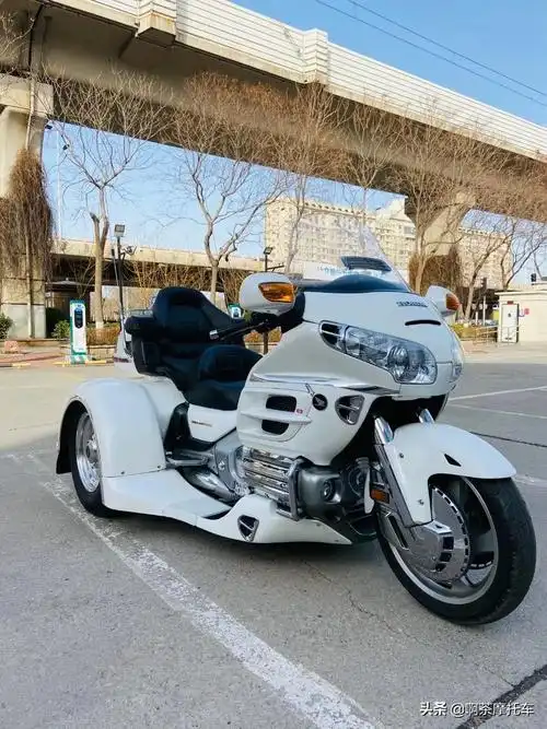 最新到货本田金翼1800正三轮稀缺资源水平对置六缸电喷水冷发动机底盘