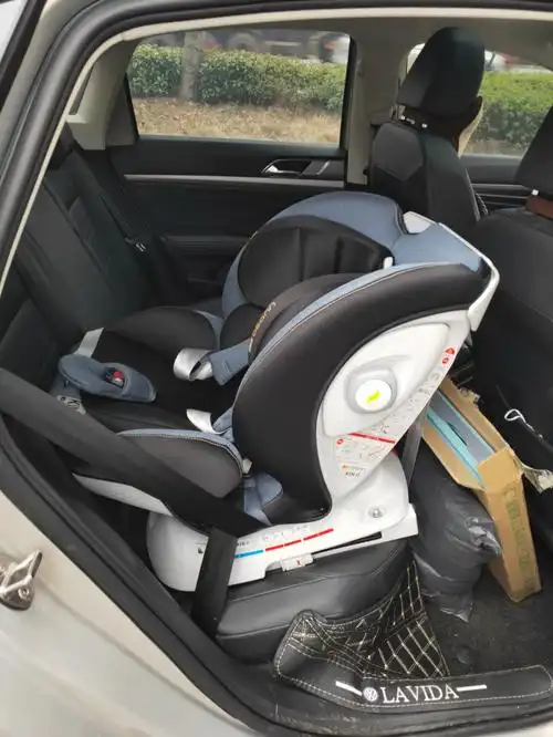 这个安全座椅是装对了吗,我们没有买360度旋转的,这个反向安装不知道