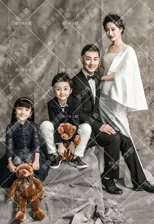 2017新款影楼全家福摄影服装主题一家六口家庭装拍照亲子婚纱礼服