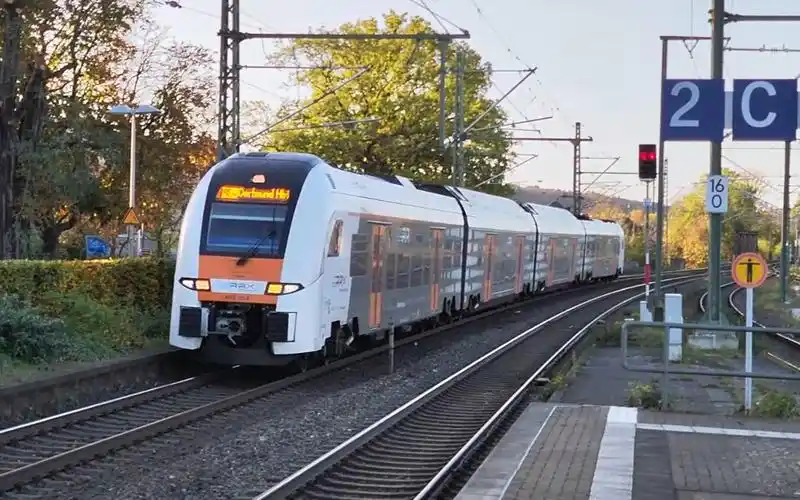 【德国铁路】德铁动集怎么样?西门子desiro hc进出站随拍