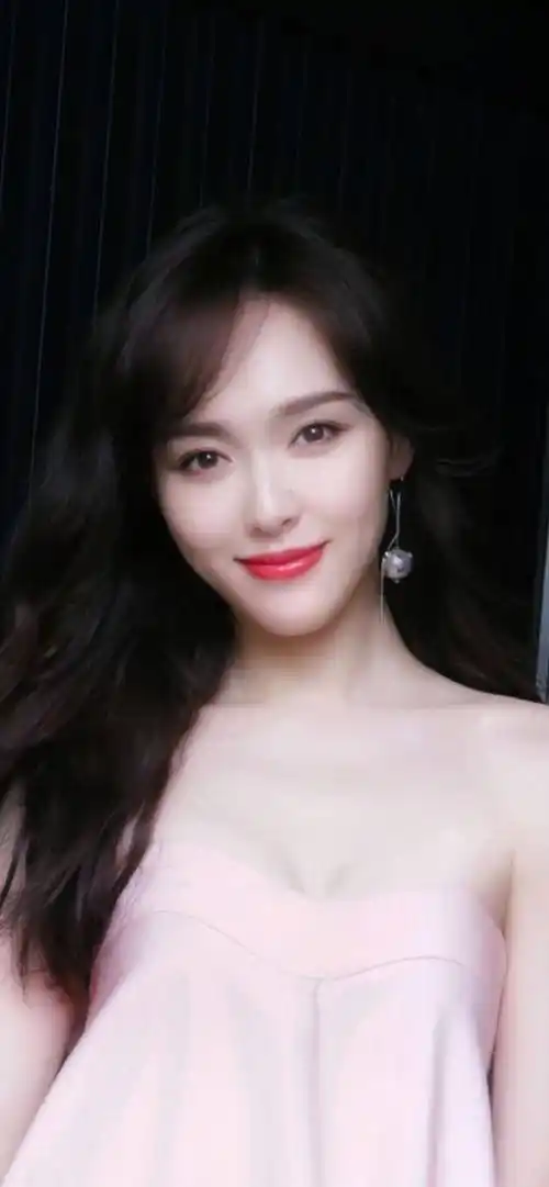 唐嫣(tiffany tang)-独具魅力的时尚之美|明星写真_角色_演技_活动