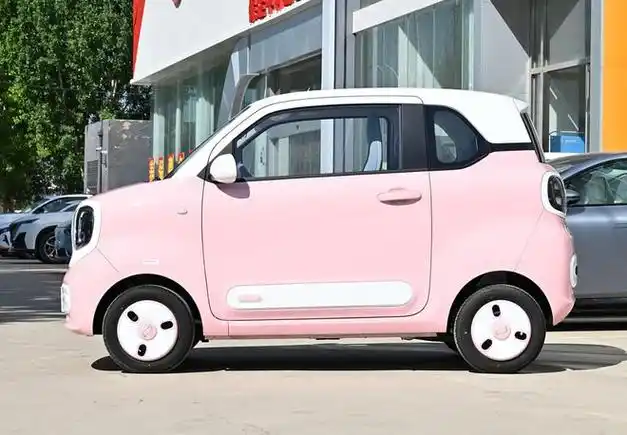69万起,有屏幕有空调,设计可爱|马力|轿车|代步车|一汽奔腾|奔腾汽车