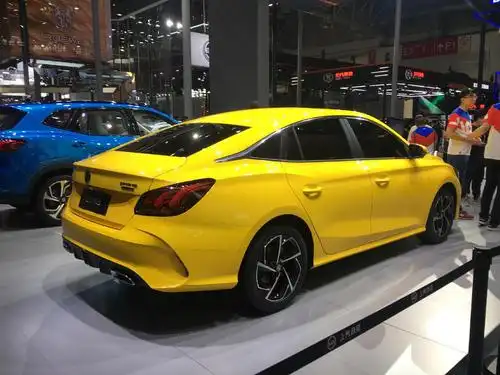 不到10万的运动轿车来了全新名爵5正式上市679万起售