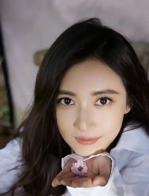 女明星陈钰琪时尚写真:婀娜多姿,清雅秀丽_陈钰_写真_时尚