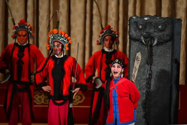 "赏经典 拍大师"---《窦娥冤 行路法场》