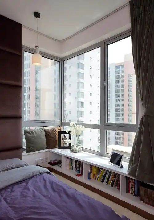 浪漫卧室转角飘窗装修效果图