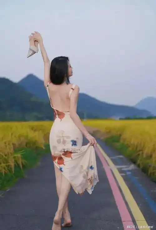 一个个背影一个个美女的背影