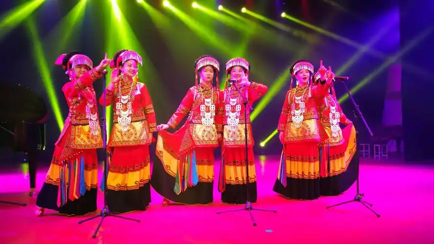 女声小合唱《太阳出来了》获全省中职学校歌曲竞赛第一名!