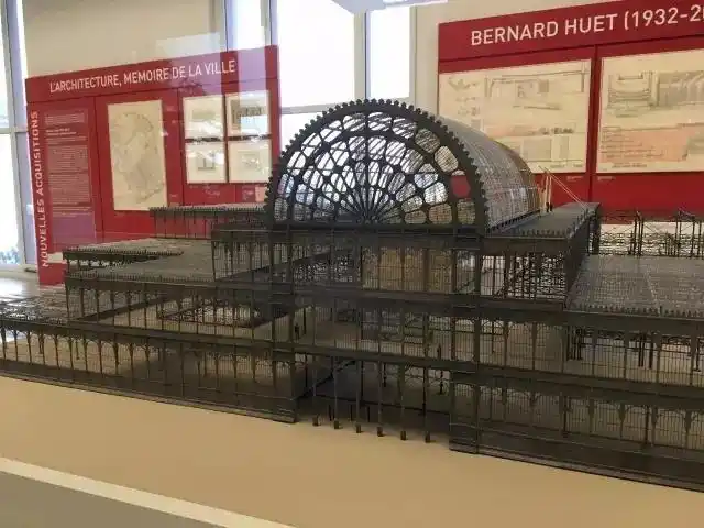 二层展厅的伦敦水晶宫建筑模型