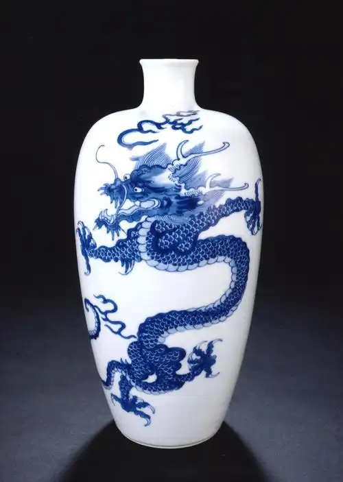 清康熙 青花龙纹瓶