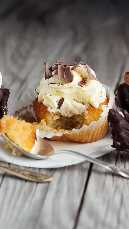 三个蛋糕,奶油,甜点 5k