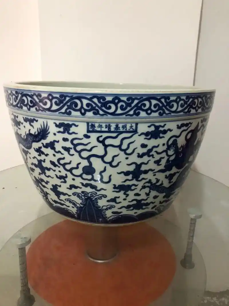 明嘉靖青花二龙戏珠大鱼缸#明清瓷器 #古玩艺术品 #老物件老 - 抖音