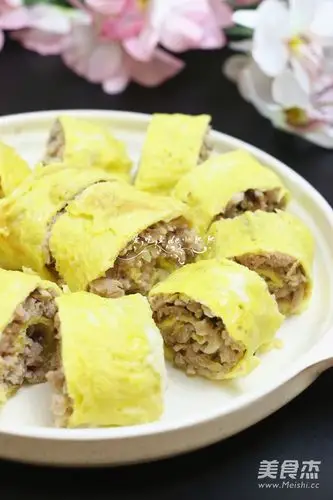 蛋皮肉卷的做法