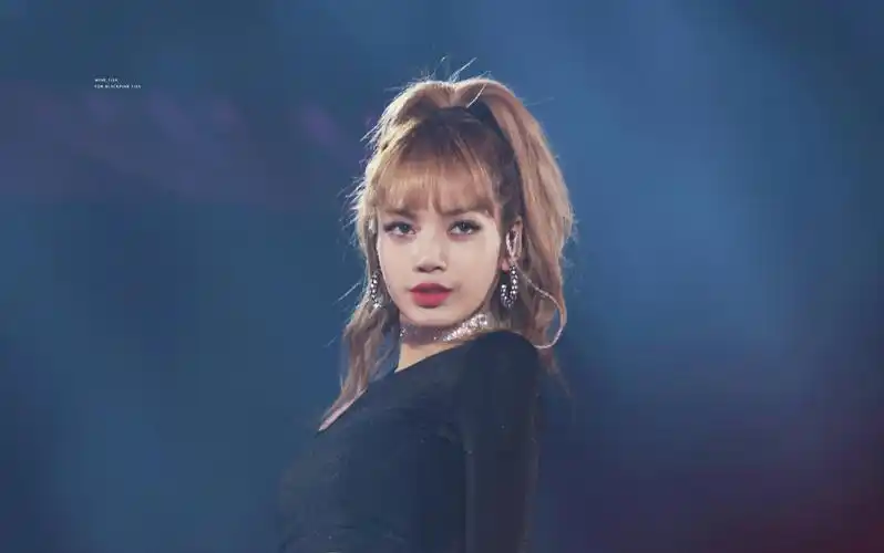 推上转发过万的blackpink lisa-charlie puth [attention]cover舞台