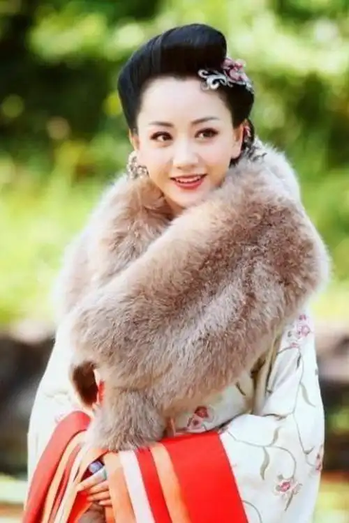 云中歌-霍成君-杨蓉饰