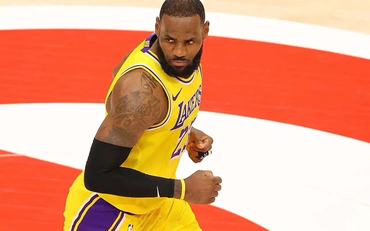 詹姆斯2021高清壁纸,持续更新,欢迎收藏