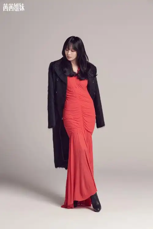 ceci star##茜茜姐妹2021年10月刊#最近@金素妍正在度过走出角色的