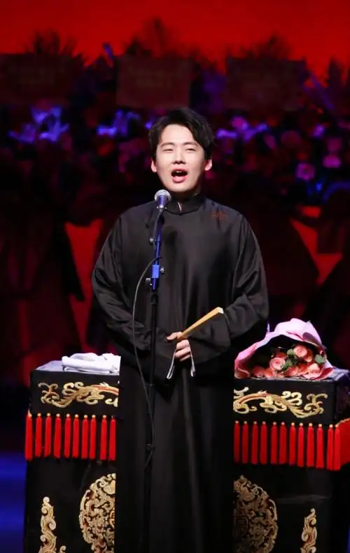 郭麒麟超话|#德云社庚子年封箱演出#|#郭麒麟终于穿大褂了#2021.04.