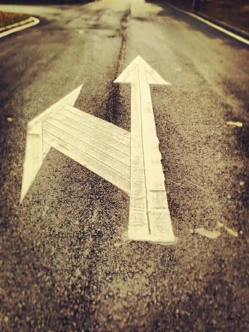 站在分叉路口…,路不知道怎么走?