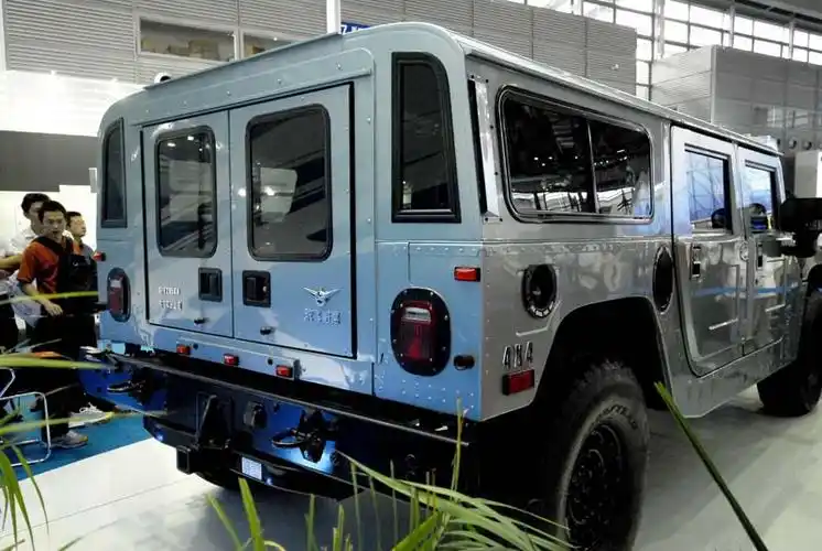 据介绍,这台名为"沈飞猎鹰"的四驱越野车还是台样车,整车明年才能下线